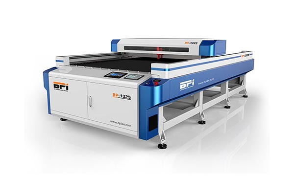 CO2 laser cutting machine